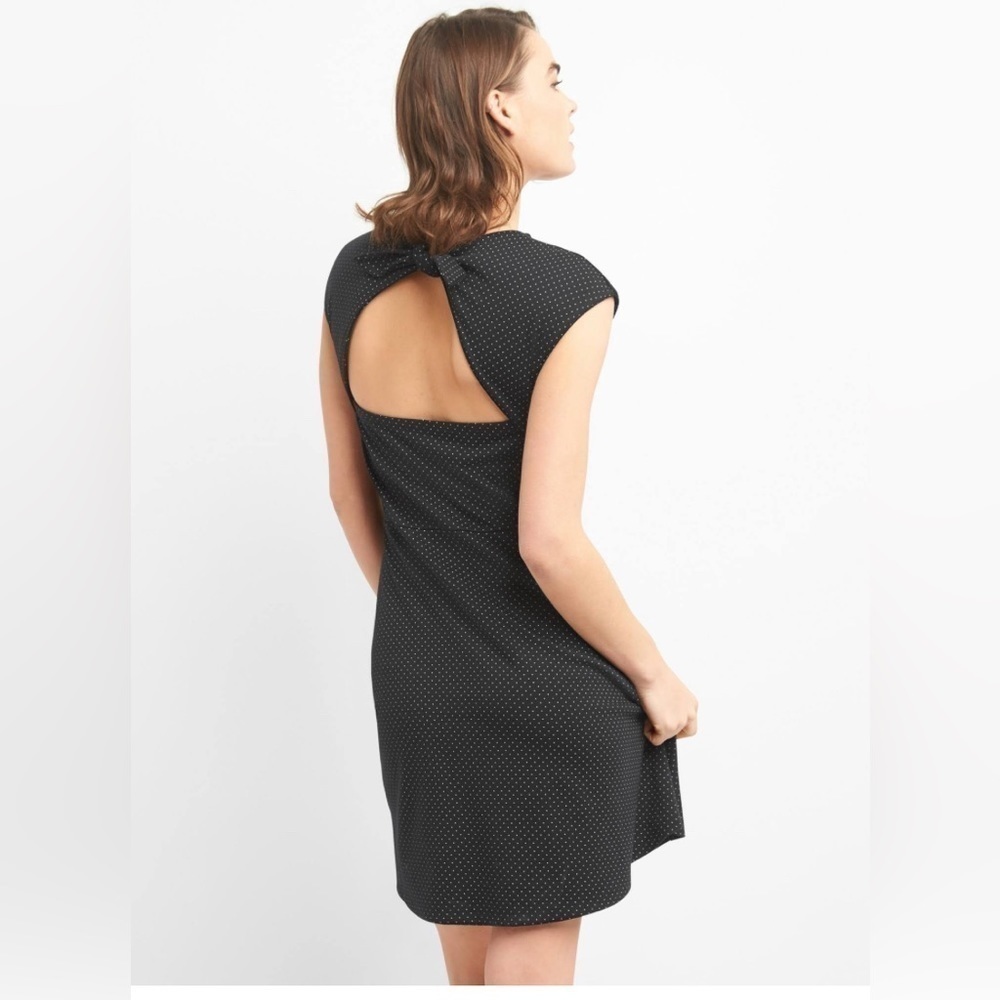 Gap Black Fit & Flare Skater Dress with Open Back with Bunny Tie Size 8
